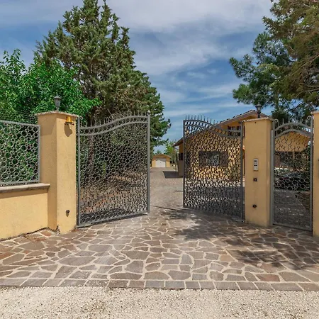 Italian Experience - Sunrise Hill *